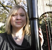 Photograph of harpist Elen Vining